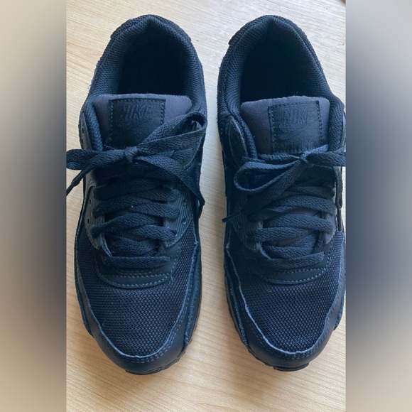 Nike Air Max 90 Sneakers - Picture 4 of 4